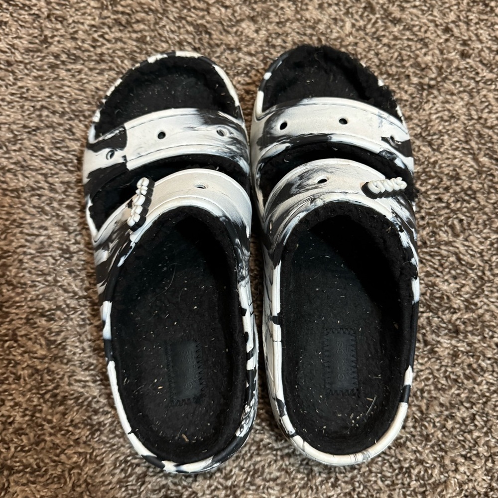 Lined croc sandals